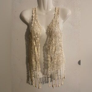 Cato Girls S/M beige sleeveless crotchet open front cardigan vest